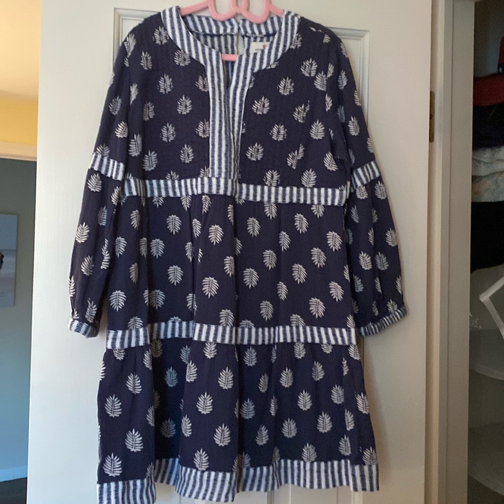 NWOT girls’ Vineyard Vines dress sized M (8-10)